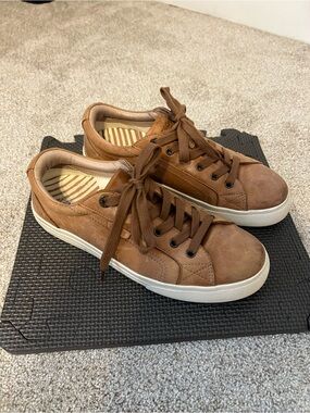 Taos Plim Soul Lux Sneakers in Caramel